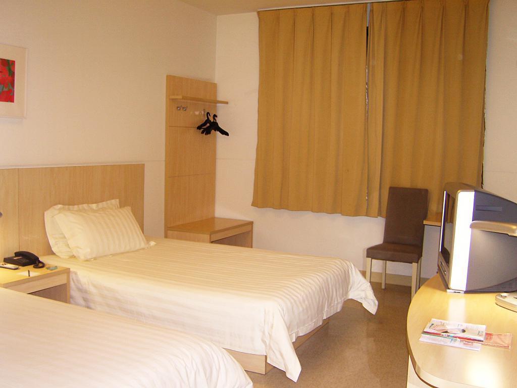 Jinjiang Inn Shijiazhuang Ping'An Street Екстер'єр фото